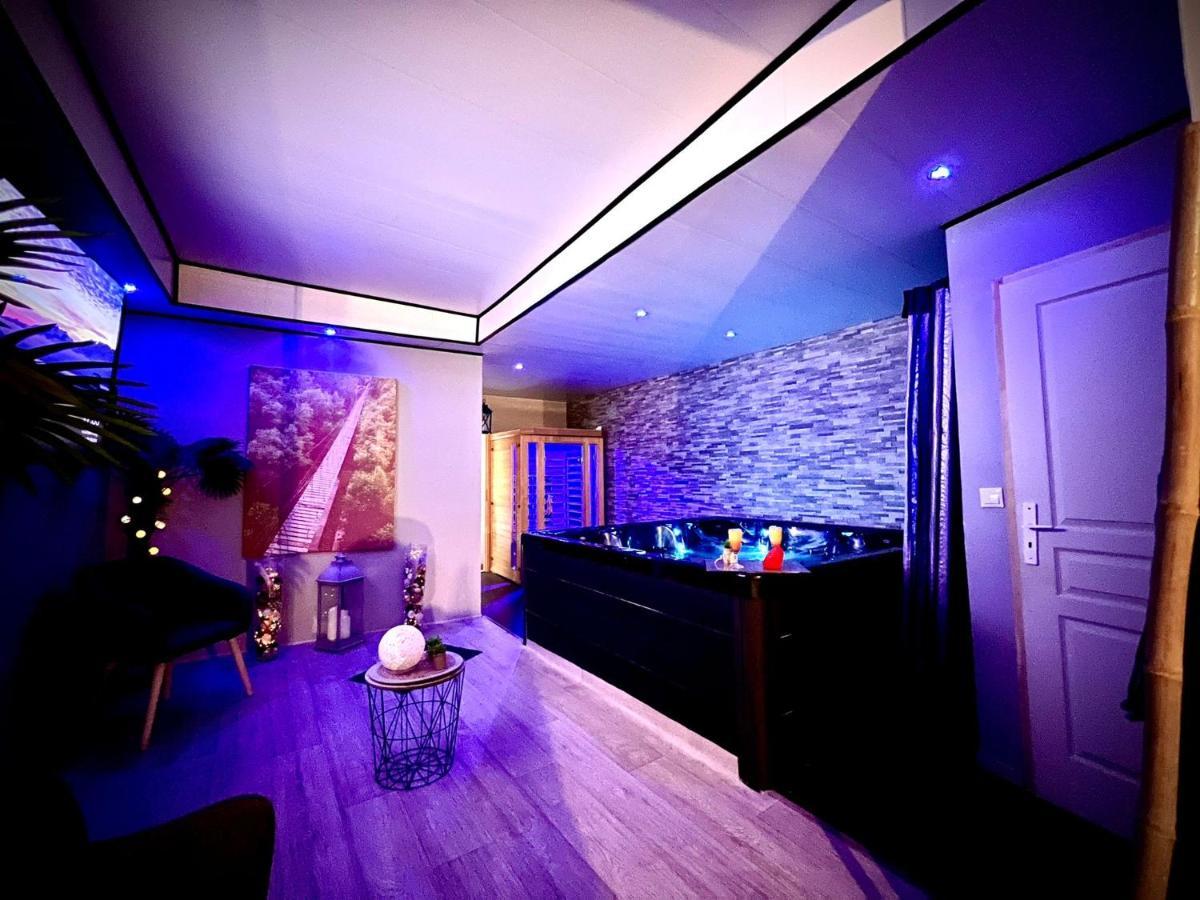 Ferienwohnung Logement Privatif Avec Jacuzzi Bergues Exterior foto