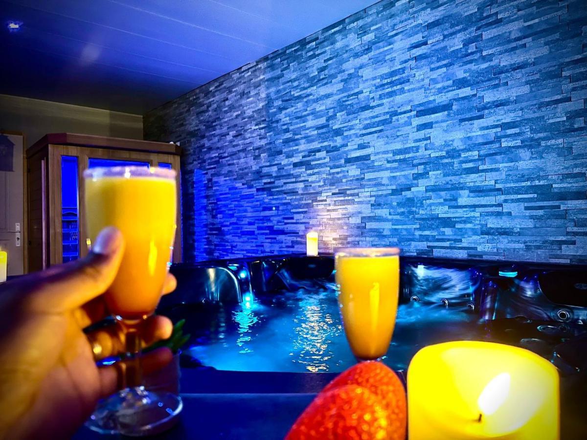 Ferienwohnung Logement Privatif Avec Jacuzzi Bergues Exterior foto