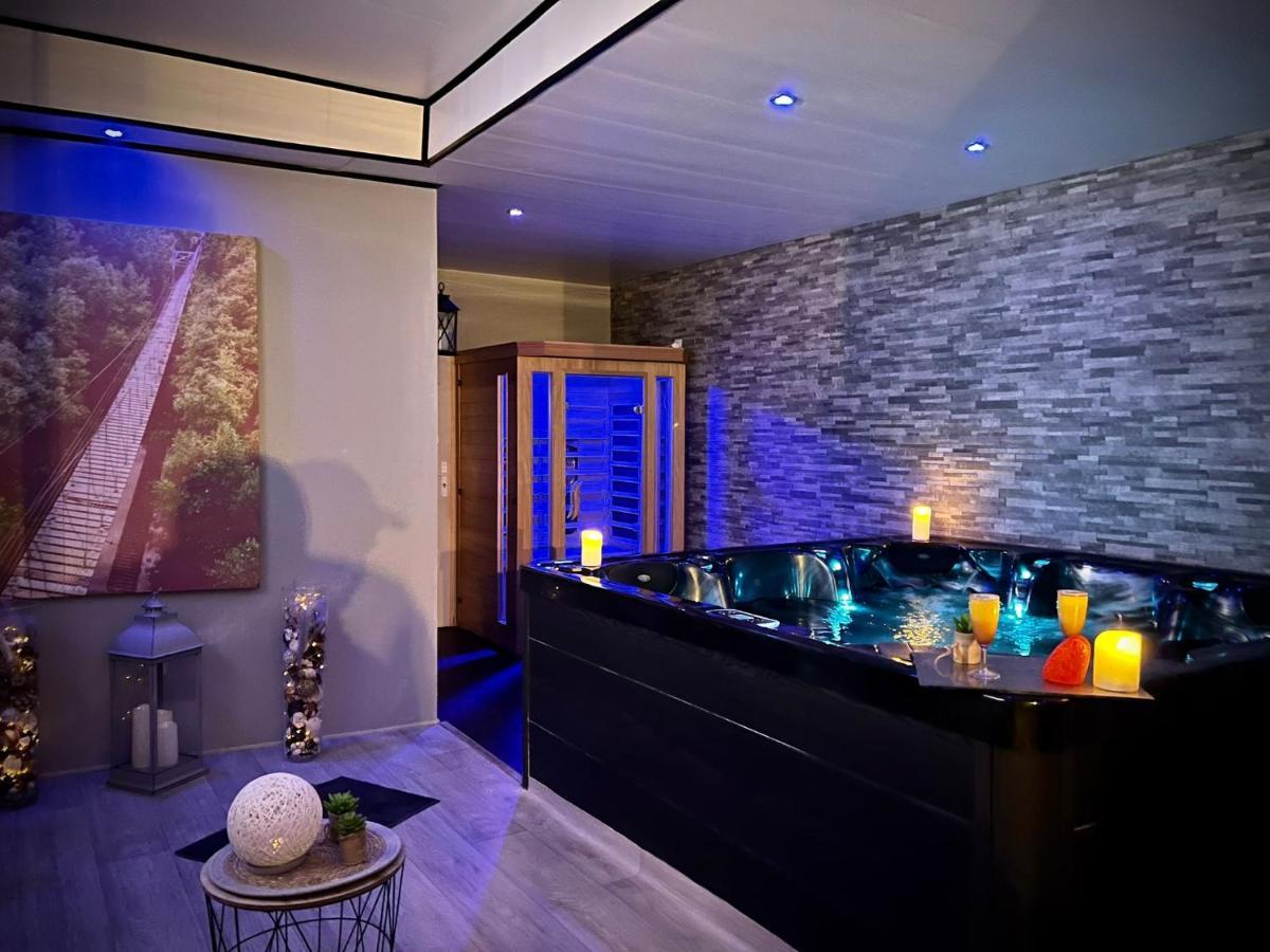 Ferienwohnung Logement Privatif Avec Jacuzzi Bergues Exterior foto